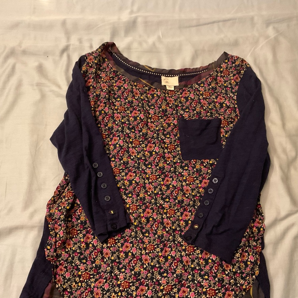 Postmark woman’s floral long sleeve tee